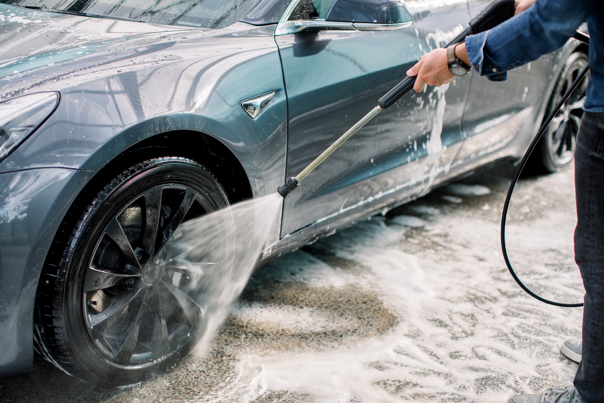 7 Tips That Will Have You Washing Your Car Like A Pro